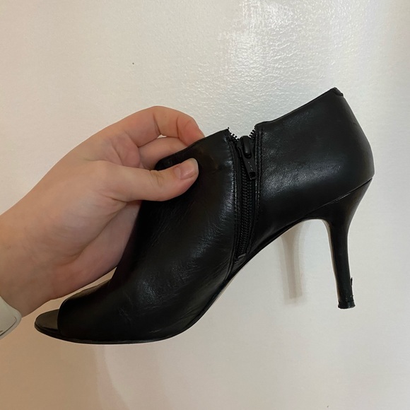 Nine West black booties - Picture 2 of 11